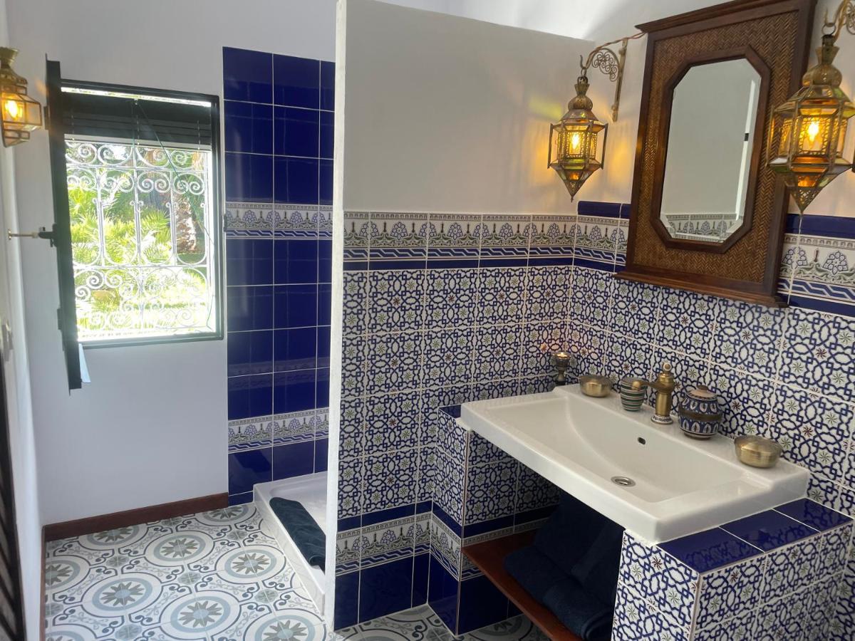 Kasbah Andaluz Guest House Chiclana de la Frontera Esterno foto