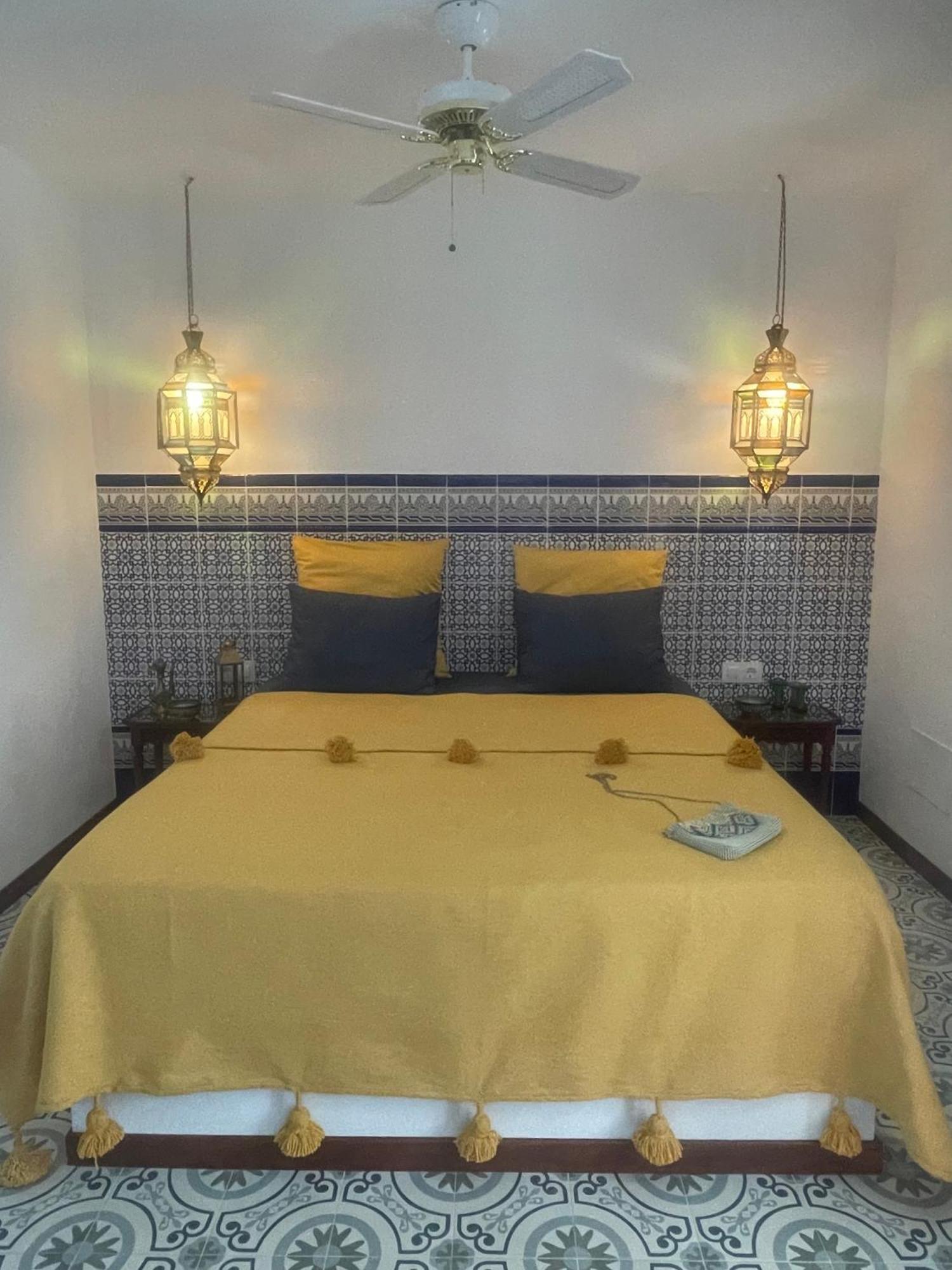 Kasbah Andaluz Guest House Chiclana de la Frontera Esterno foto